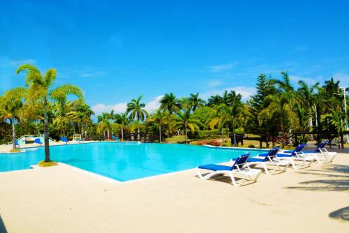 Kilátás, Exclusive Luxury Villa Poolside Bliss & Private Gym Perfect for 7 in Plantation Village