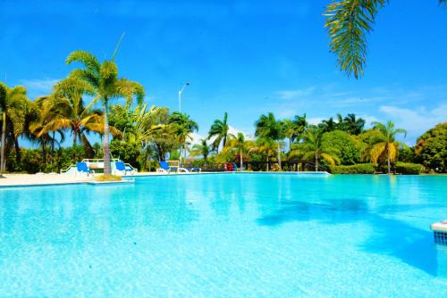 Kilátás, Exclusive Luxury Villa Poolside Bliss & Private Gym Perfect for 7 in Plantation Village