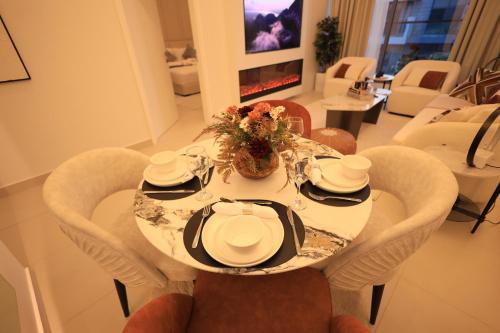 VIP Experience Dubai Nad Al Sheba at Prime Views- Opposite Al Meydan Hotel- Modern Luxury Apartment, Dubai (Foto 4)