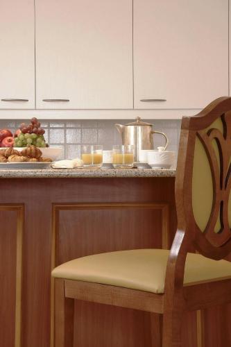Millennium Court Budapest - Marriott Executive Apartments - image 3