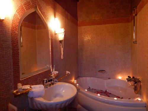 S.Nikolis' Historic Boutique Hotel - image 3
