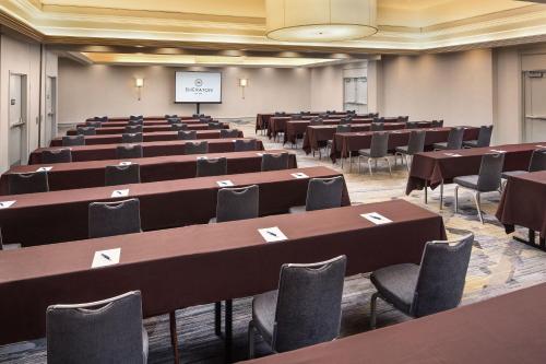 Sheraton Parsippany Hotel - image 31