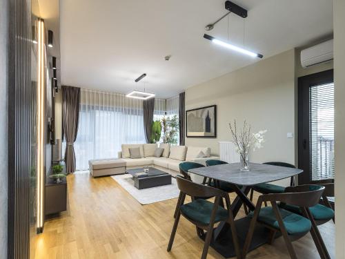 Urban Oasis 16th Floor Penthouse, City center, Free private parking, Skopje