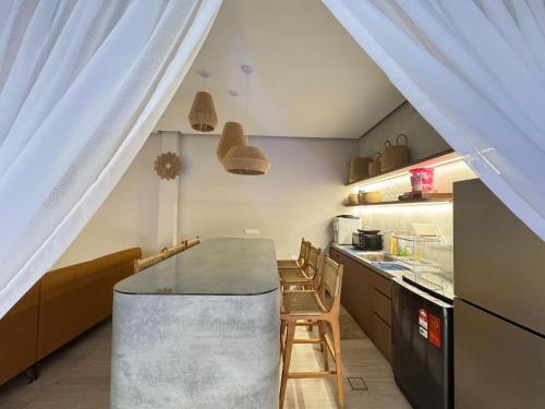 Kitchen, Villa Paapa & Maama Luxurious Private Pool in Stulang Bahru