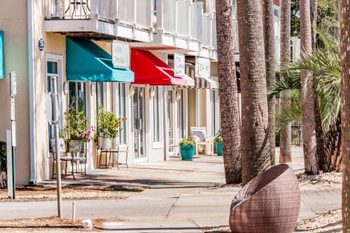Gulf Place Courtyard – Santa Rosa, FL