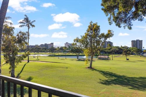 Ocean Bliss Awaits - Spacious Lanai - Outdoor Grill - Golf Course Views