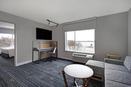 TownePlace Suites by Marriott Fall River Westport in Lakeside, USA