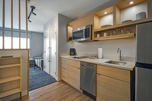 TownePlace Suites by Marriott Fall River Westport in Lakeside, USA