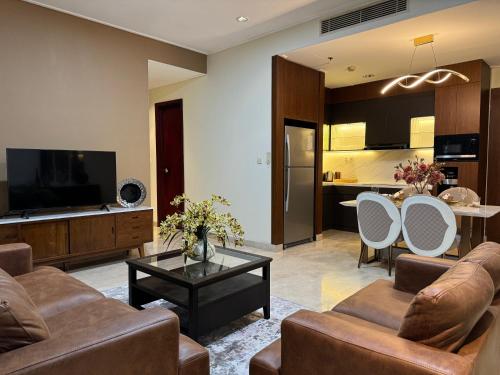Two Bedrooms, Two Bathrooms, Fully Furnished, Executive Apartment, Jakarta (photo 10)