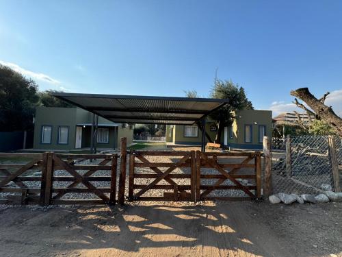 "Rincón de Olivos" Alojamiento entero en complejo con piscina