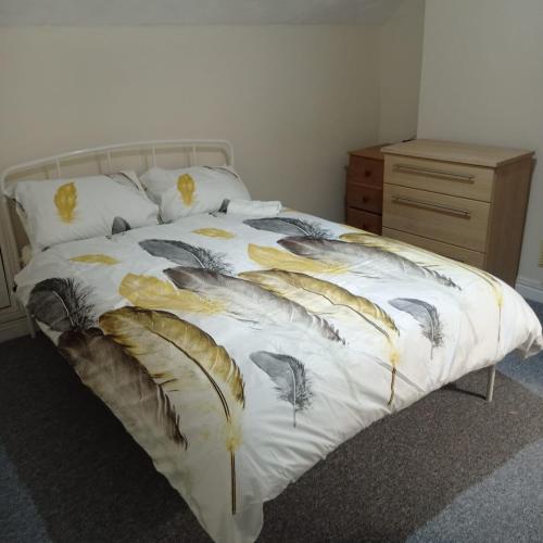 Double Room 277GC6 Salford Manchester chambre d'hôte St Monicas RC High School Bury Old Road MANCHESTER