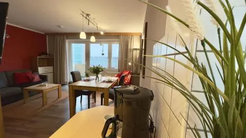 Steuerbord mit Schwimmbad - Horumersiel in Wangerland, Deutschland