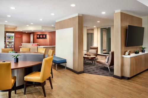 TownePlace Suites by Marriott Milwaukee Grafton in Grafton, USA
