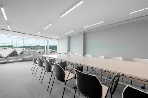 Kepler Club Riga Airport Hotel - Landside Public Area, Riga (Foto 5)