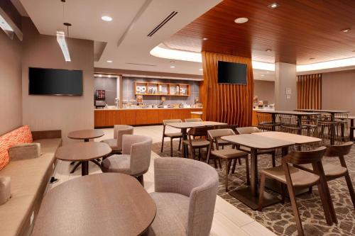 SpringHill Suites by Marriott Hampton Portsmouth - image 6