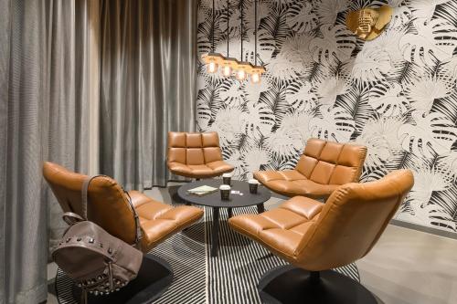 Moxy Dresden Neustadt - image 12