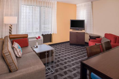 TownePlace Suites Huntington - image 11