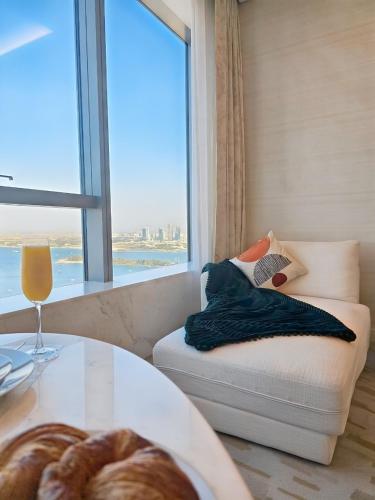 Skyviews Luxury 35th St Regis 5 Stars at Palm Tower, Dubaj (zdjęcie 8)
