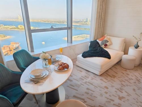 Skyviews Luxury 35th St Regis 5 Stars at Palm Tower, Dubaj (zdjęcie 6)