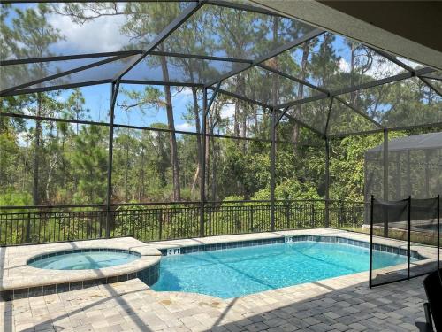 Exquisite Luxury Home with Pool Retreat - Solara - 8949