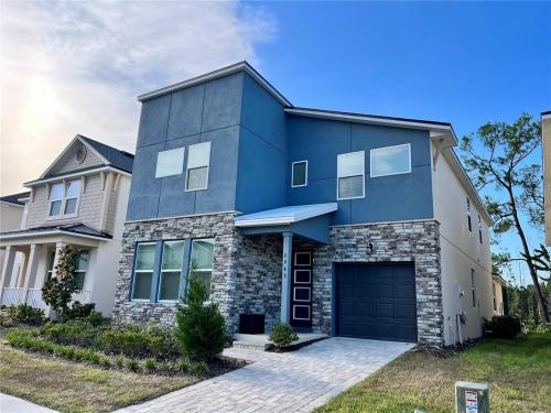 Exquisite Luxury Home with Pool Retreat - Solara - 8949 thumb 4