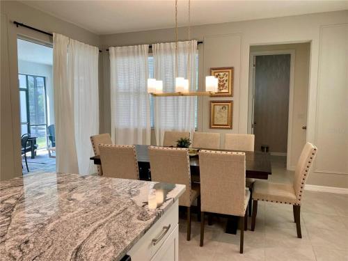 Exquisite Luxury Home with Pool Retreat - Solara - 8949 detail