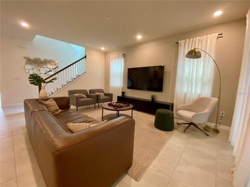 Exquisite Luxury Home with Pool Retreat - Solara - 8949 detail
