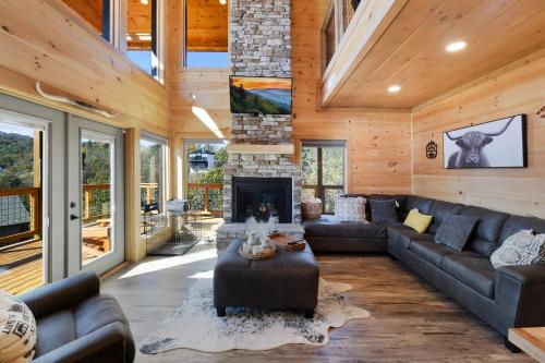 Big Bear Shack - Handicap Accessible & Dog Friendly in Gatlinburg, USA