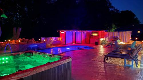 H2Oasis Incredible Pool Retreat With Mountains Views! - image 2