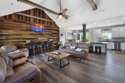 H2Oasis Incredible Pool Retreat With Mountains Views! in Sevierville, USA