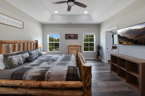 H2Oasis Incredible Pool Retreat With Mountains Views!