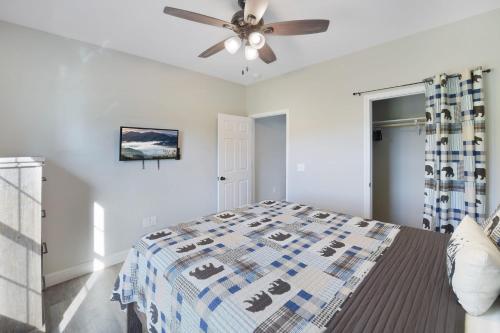 H2Oasis Incredible Pool Retreat With Mountains Views!