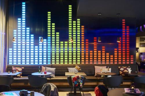 Restaurante, Moxy Birmingham NEC in Birmingham Airport