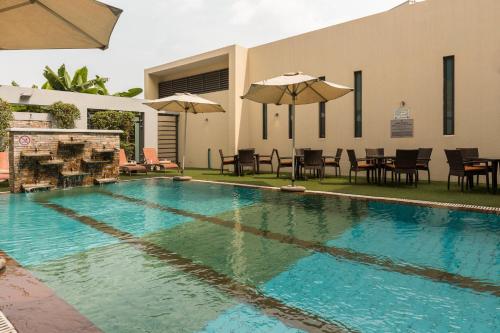 Swimming pool, Protea Hotel Ikeja Select in Ojodu