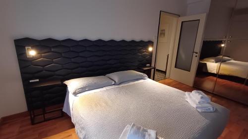 Double Room image 4