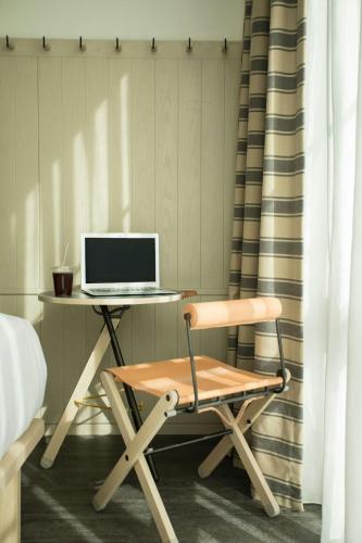 King Room image 5