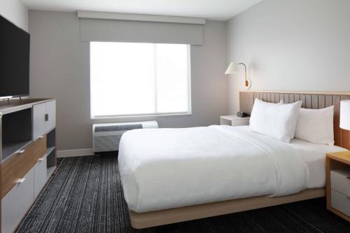 TownePlace Suites By Marriott Milwaukee West Bend - image 4