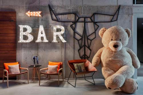 Moxy Frankfurt City Center, Frankfurt/Main (photo 8)