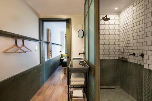 Moxy NYC Times Square, New York (photo 10)