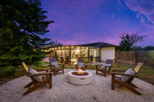 Poolside Fun Games Perfect Family Escape