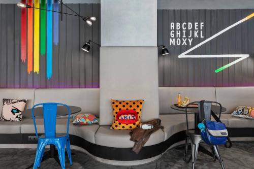 Moxy Bucharest Old Town - image 5