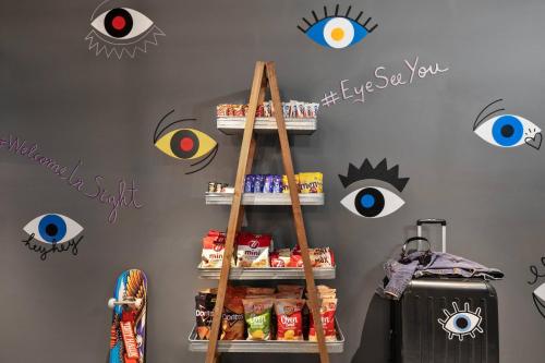 Moxy Bucharest Old Town - image 2