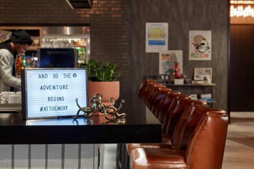 Moxy Atlanta Midtown - image 7