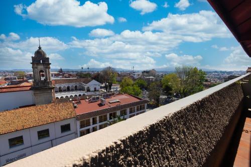 Hotel Plaza Uruapan - Tap to explore photos