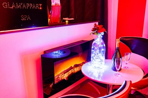 "glamappartspa" design experience & Parking 4