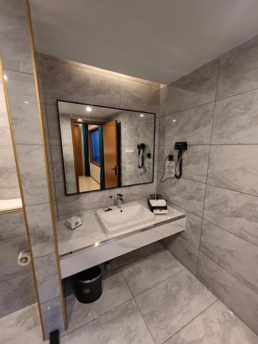 Double Room image 10