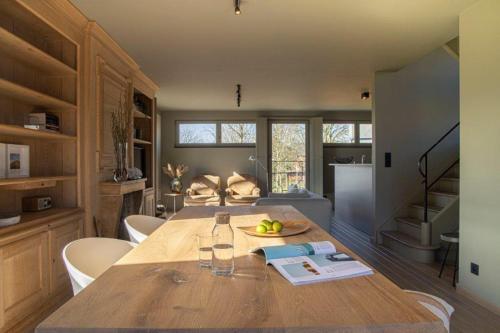 Waterfront vacation home in Sint-Amands