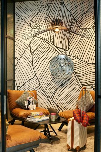 Moxy Edinburgh Airport - image 14