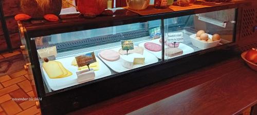 餐飲選擇, Auberge Chez Dikke Vriend, Chambres et taverne in 希尼