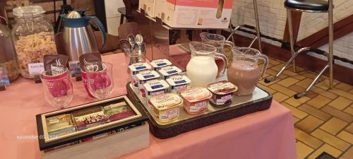 餐飲選擇, Auberge Chez Dikke Vriend, Chambres et taverne in 希尼